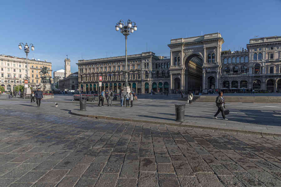 Italia - Milán 029 - plaza del Duomo.jpg